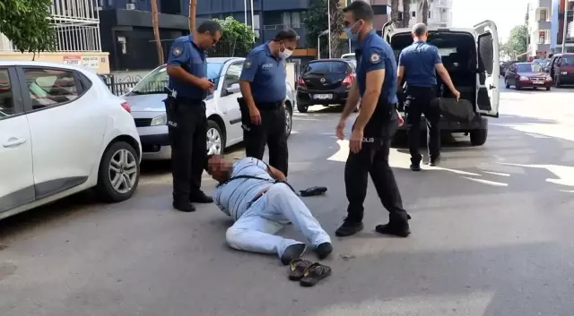 Sokakta ihtiyaç giderirken yakalandı, kelepçelenince kemanının derdine düştü Sokakta ihtiyaç giderirken yakalandı, kelepçelenince kemanının derdine düştü