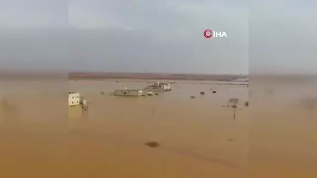 Son dakika haberleri: Suudi Arabistan'daki selde birçok kerpiç ev yıkıldı Son dakika haberleri: Suudi Arabistan'daki selde birçok kerpiç ev yıkıldı