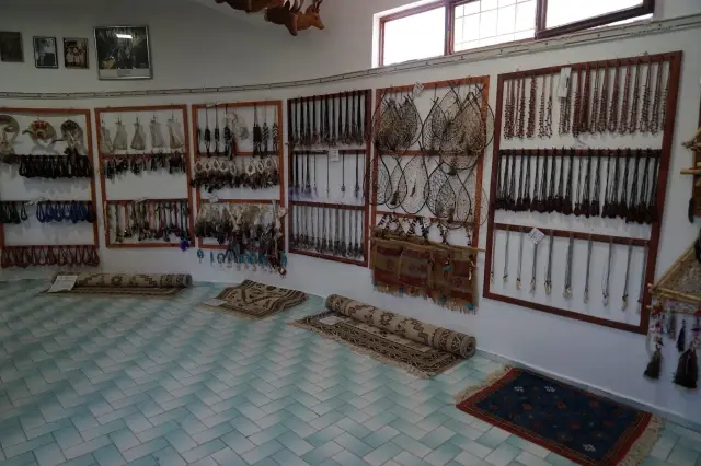 Tahtakuşlar Etnografya Müzesi'nde takı sergisi açıldı Tahtakuşlar Etnografya Müzesi'nde takı sergisi açıldı