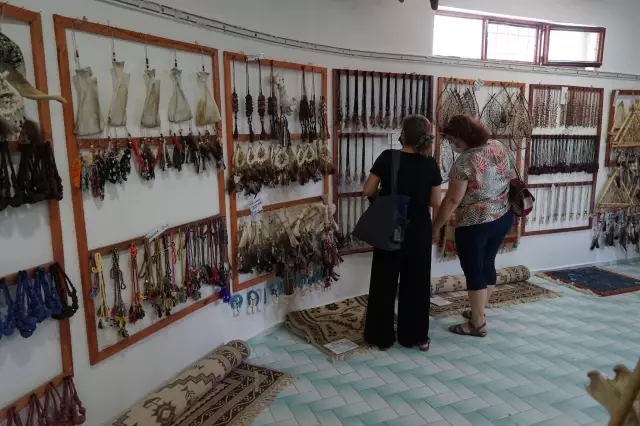 Tahtakuşlar Etnografya Müzesi'nde takı sergisi açıldı