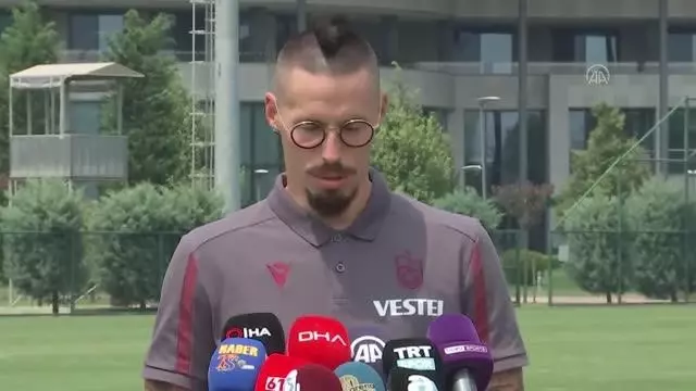 Son dakika: Trabzonspor'un yeni transferi Marek Hamsik: 'Bu şehirde herkes futbol için yaşıyor'
