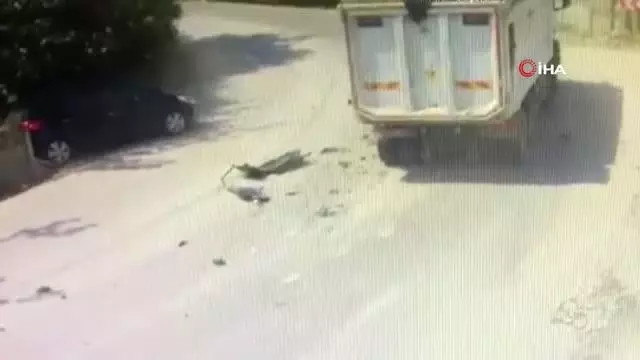 Son dakika haberleri... Trafik kazası güvenlik kamerasına böyle yansıdı