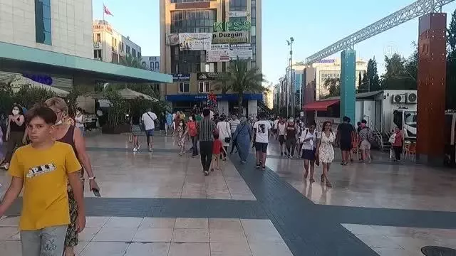 'Turizmin başkenti'nde bayram öncesi yoğunluk 'Turizmin başkenti'nde bayram öncesi yoğunluk