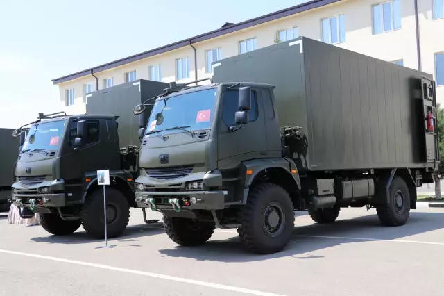 Türkiye'den Gürcistan ordusuna teknik servis araçları desteği