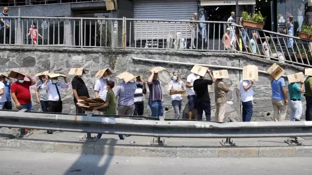 İstanbul'da ucuz baklava kuyruğu! Fiyatını duyan kartonunu alıp sıraya giriyor İstanbul'da ucuz baklava kuyruğu! Fiyatını duyan kartonunu alıp sıraya giriyor