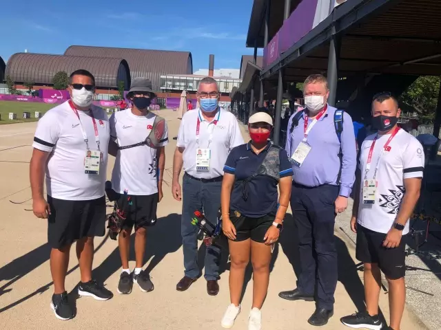 Uğur Erdener'den olimpiyatlarda yarışacak mili okçulara destek Uğur Erdener'den olimpiyatlarda yarışacak mili okçulara destek