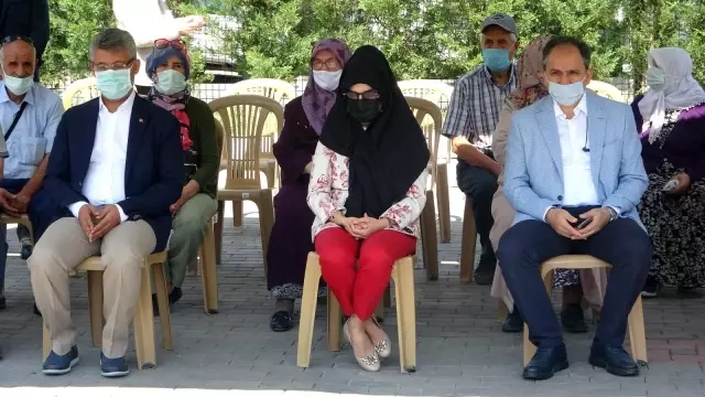 Uşak'ta arefe günü şehitler mezarı başında anıldı