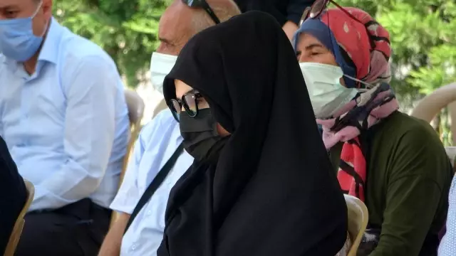 Uşak'ta arefe günü şehitler mezarı başında anıldı