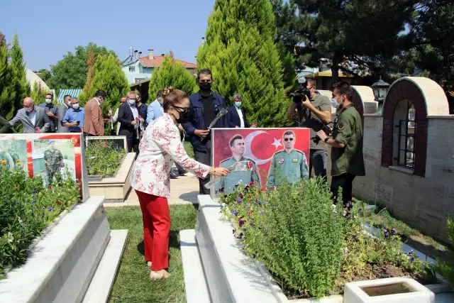 Kurban Bayramı arifesinde şehitlik ziyareti yapıldı