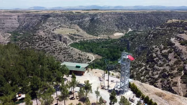 Uşak'taki Ulubey Kanyonu, macera parkurlarıyla 300 bin ziyaretçi hedefliyor