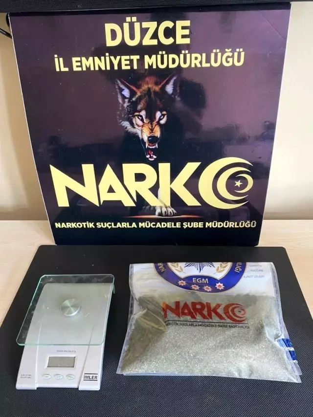 Uyuşturucu satıcısı otogarda yakalandı