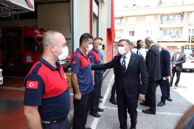 Vali Atay ve Başkan Özlü itfaiye erleri ile bayramlaştı