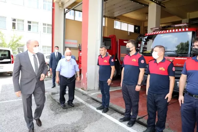 Vali Atay ve Başkan Özlü itfaiye erleri ile bayramlaştı