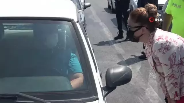 Vali Kocabıyık polis uygulama noktasında vatandaşlarla bayramlaştı