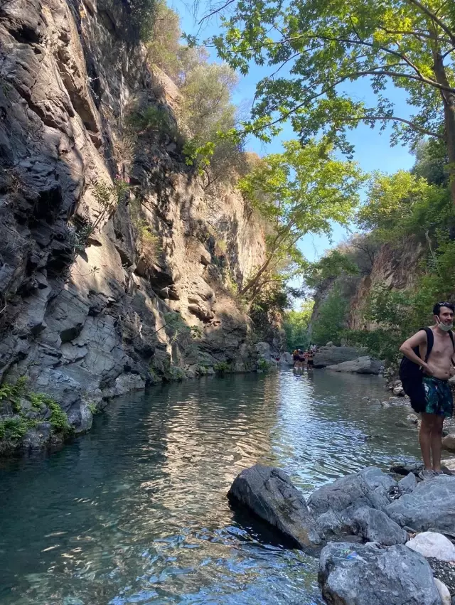 Vali Şıldak, Şahinderesi'nin turizm alanında cazip bir lokasyona sahip olduğunu söyledi