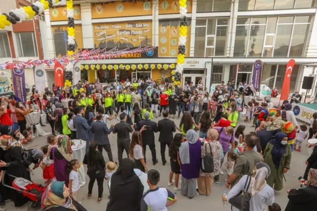 Bağımlıların uğrak yeri olan metruk yapının yerine 'Eğitim Köşkü' inşa edildi