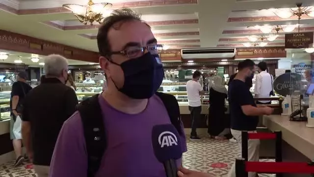 Vatandaşlar bayram öncesi tatlı alışverişi yaptı