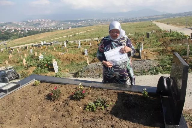 Vefat eden eşine verdiği sözü yerine getiren Neriman teyze, 75 yaşında liseden mezun olduldu Vefat eden eşine verdiği sözü yerine getiren Neriman teyze, 75 yaşında liseden mezun olduldu