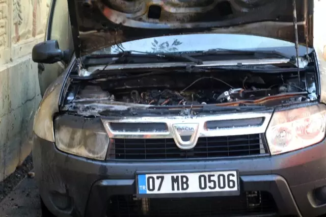 Eski kız arkadaşını arayıp önce haber verdi, sonra aracını benzin döküp yaktı