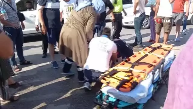 Yolun karşısına geçmek isteyen çocuğa motosiklet çarptı Yolun karşısına geçmek isteyen çocuğa motosiklet çarptı