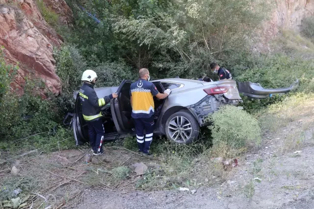 Otomobil şarampole devrildi: 1 ölü, 4 yaralı