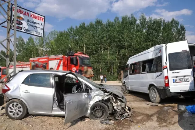 Son dakika haberleri... Yüksekova'da trafik kazası: 9 yaralı Son dakika haberleri... Yüksekova'da trafik kazası: 9 yaralı