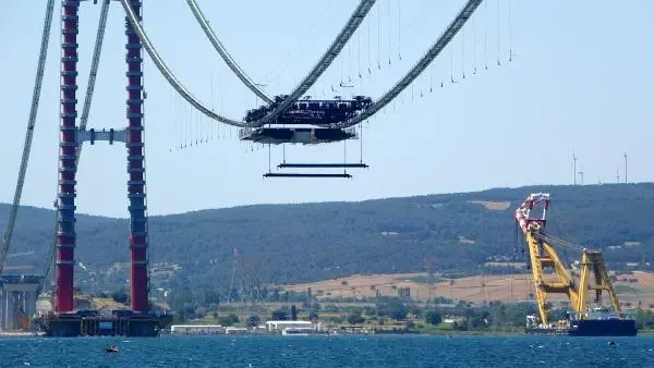 1915 ÇANAKKALE KÖPRÜSÜ'NDE İLK MEGA TABLİYE BLOK MONTAJI YAPILDI