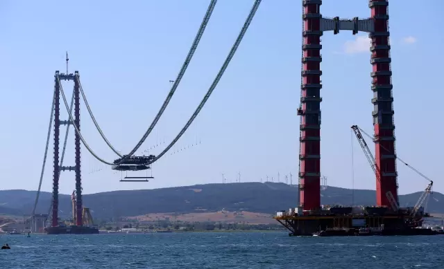 ÇANAKKALE - '1915 Çanakkale Köprüsü'nün tabliye montaj çalışmaları devam ediyor