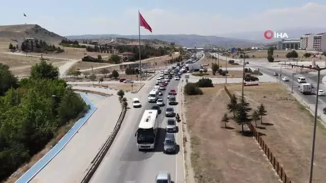 43 ilin geçiş noktası helikopterle havadan denetlendi: Bayramın ilk gününde yollar sakin