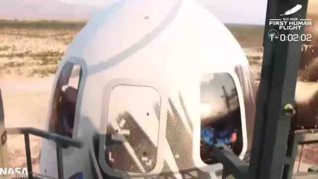 ABD'li e-ticaret devi Amazon'un kurucusu Jeff Bezos'un, Blue Origin aracıyla uzay seyahati
