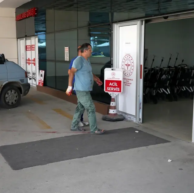 Son dakika 3. sayfa: Acemi kasap, kameraları görünce duvarların arkasına saklandı
