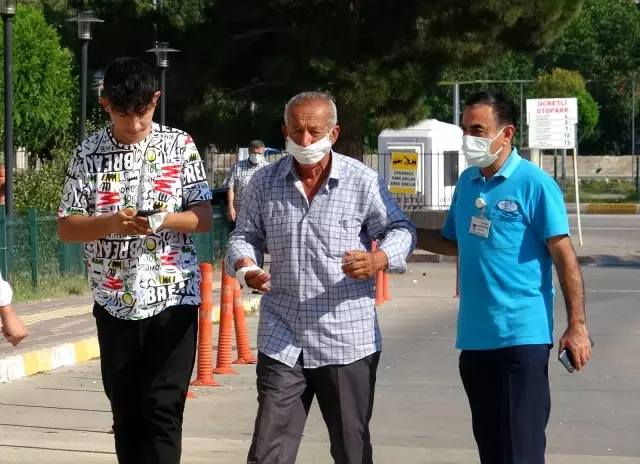 Acemi kasaplar hastanelik oldu