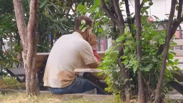 Üstüne inek düştü, sağ bacağı kırıldı