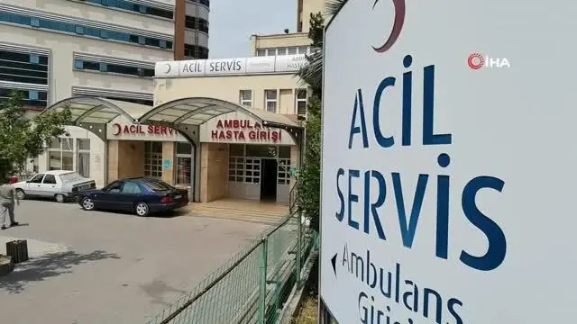Üstüne inek düştü, sağ bacağı kırıldı