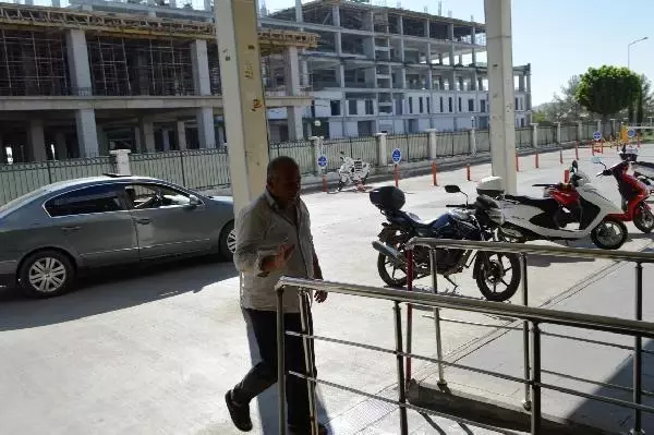 Adana'da acemi kasaplar hastanelere koştu