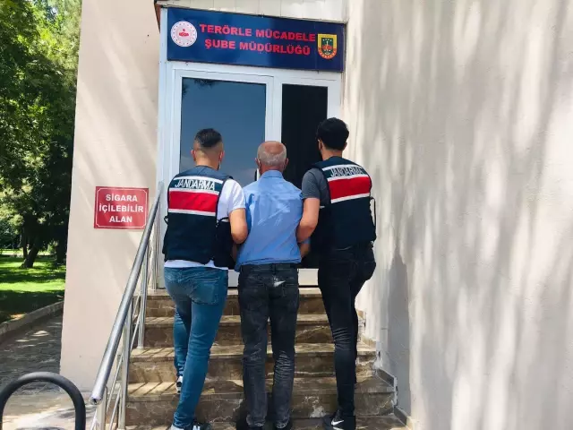Son Dakika | Adıyaman'da terör örgütü PKK'ya finans sağladığı iddia edilen şüpheli tutuklandı Son Dakika | Adıyaman'da terör örgütü PKK'ya finans sağladığı iddia edilen şüpheli tutuklandı