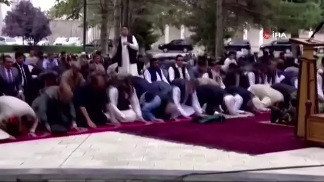 Afganistan'da bayram namazı sırasında roketli saldırı