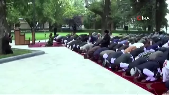 Afganistan'da bayram namazı sırasında roketli saldırı