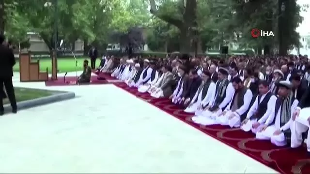 Afganistan'da bayram namazı sırasında roketli saldırı