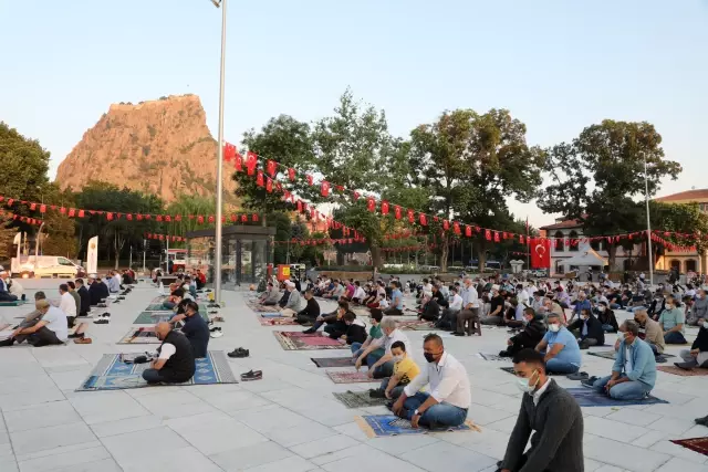 AFYONKARAHİSAR - Kurban Bayramı namazı kılındı