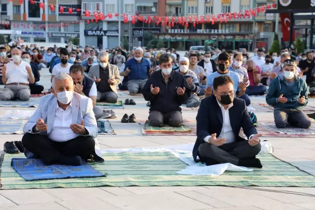 AFYONKARAHİSAR - Kurban Bayramı namazı kılındı