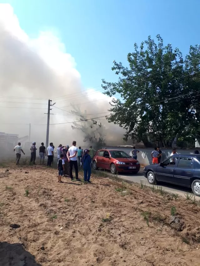 Son dakika haber: Ahırda çıkan yangın korkuttu, hayvanlar son anda kurtarıldı
