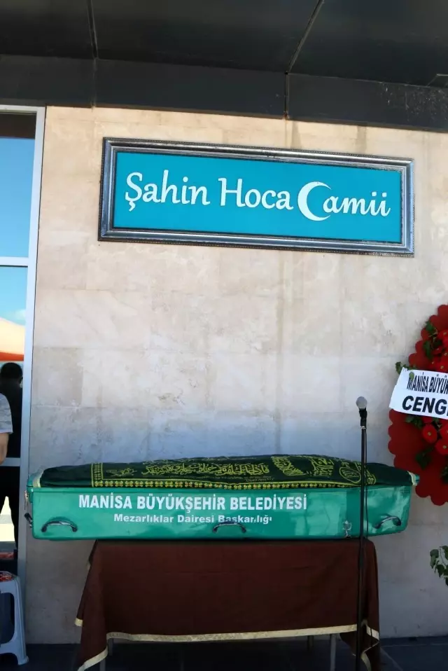 Akhisarspor Başkanı Hüseyin Eryüksel son yolculuğuna uğurlandı
