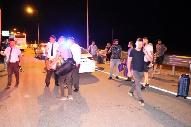 Alev topuna dönen yolcu otobüsünden son anda kurtuldular