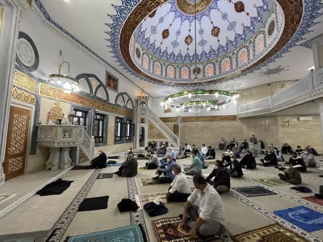 Almanya'da Kurban Bayramı coşkuyla kutlanıyor Almanya'da Kurban Bayramı coşkuyla kutlanıyor