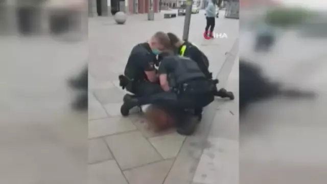 Almanya'daki polis şiddeti George Floyd'u akıllara getirdi Almanya'daki polis şiddeti George Floyd'u akıllara getirdi