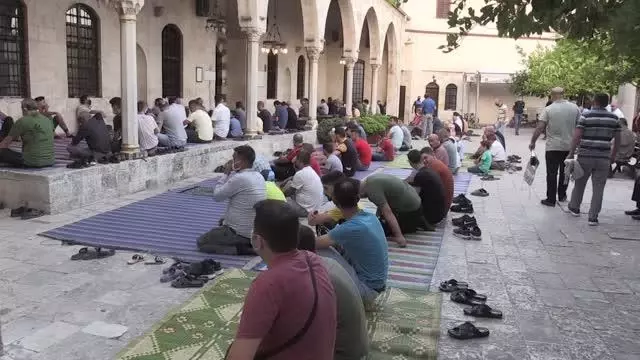 Anadolu'nun ilk camisi olarak bilinen Habib-i Neccar Camisi'nde bayram namazı kılındı