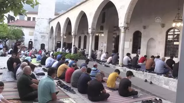 Anadolu'nun ilk camisi olarak bilinen Habib-i Neccar Camisi'nde bayram namazı kılındı
