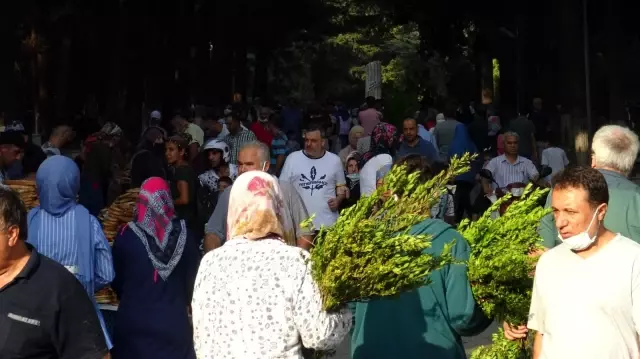 Anadolu'nun ilk camisinde bayram namazı kılındı