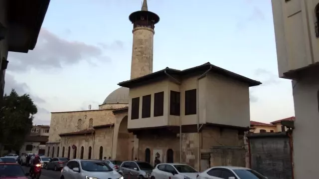 Anadolu'nun ilk camisinde bayram namazı kılındı Anadolu'nun ilk camisinde bayram namazı kılındı
